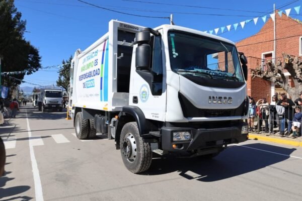 Trancas se renueva: Nuevo camión recolector de residuos